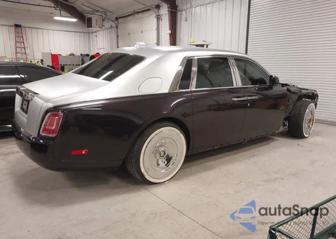 2018 Rolls-Royce Phantom z USA, uszkodzony, nr VIN SCA687S56JU104577